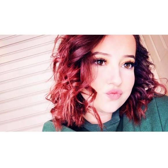 Meet your Posher, Hannah - Picture 1 of 1
